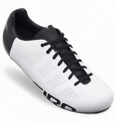 chaussures velo route adidas vueltano